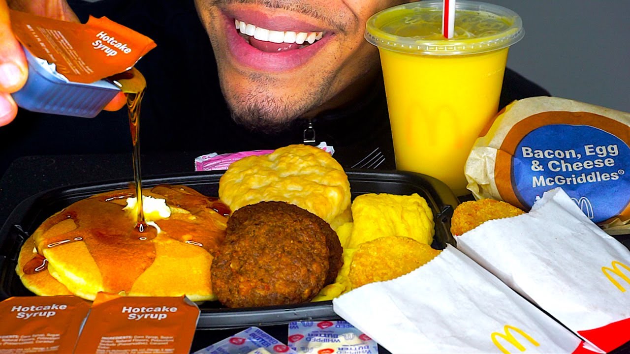 ASMR MCDONALD'S BIG BREAKFAST WITH HOTCAKES HASH BROWNS MANGO PINEAPPLE SMOOTHIE MCGRIDDLE MUKBANG