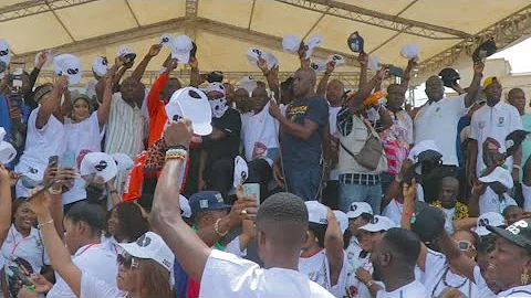 See Crowd At Mc Oluomo Rally For Tinubu As President,K1 De Ultimate Ask Them To Roll their Caps Up
