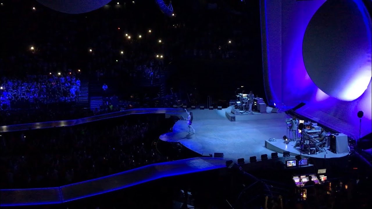 Ariana Grande - Love Me Harder & Breathin Live Sweetener World Tour Paris 27.08.2019