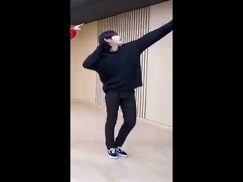 TXT (투모로우바이투게더) 2019 SBS 가요대전 '상남자 (Boy In Luv)' Dance Practice 수빈(SOOBIN) focus