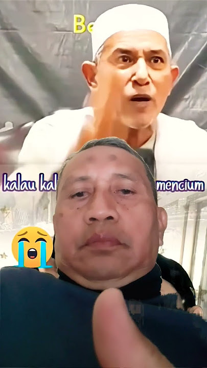 Mencium Tangan Orang Tua lebih Utama  dari pada Anda Mencium 1000 kyai .Ulama. Habaib