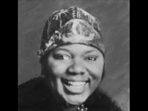 Putar You've Been A Good Old Wagon (01-14-25) - Bessie Smith