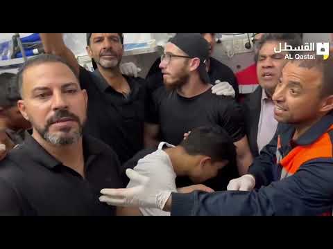 وداع الفتى المقدسي ليث أبو مرة من ببلدة العيساوية قبيل تشييع جثمانه إلى مثواه الأخير