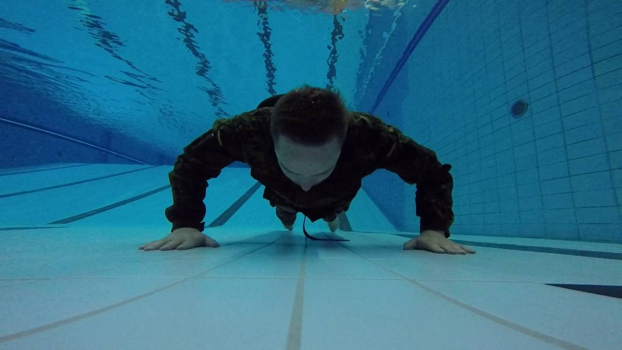 Military 22 Pushup Challenge UNDERWATER Navy Seal Style 