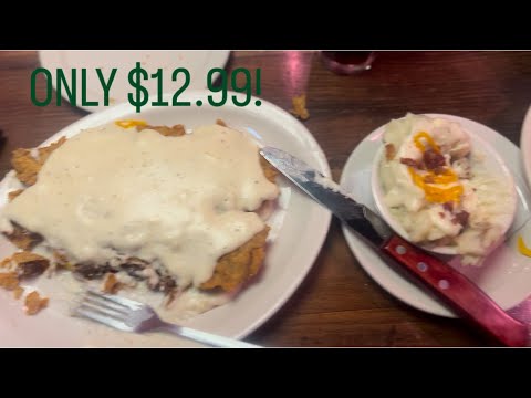 Trying the Early Dine Menu at Texas Roadhouse for only $12.99!