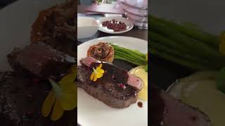 베트남 나트랑 웨스틴호텔 내 베란다레스토랑 입니다. 보이시죠? 저 패티~~팬티젖어요^^#korea #베트남여행 #나트랑 #웨스틴호텔 #햄버거먹방 #소고기 #맥주 #휴가 #여행