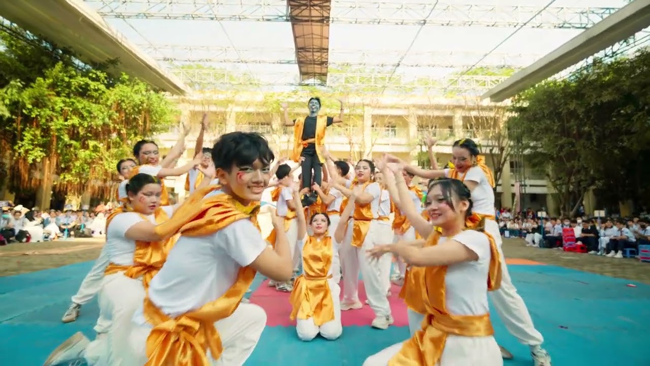 Á QUÂN FLASHMOB - VŨ ĐIỆU THANH XUÂN THPT TRẦN VĂN GIÀU | 2024 - 2025 | 12A7 | THẦN ĐÈN