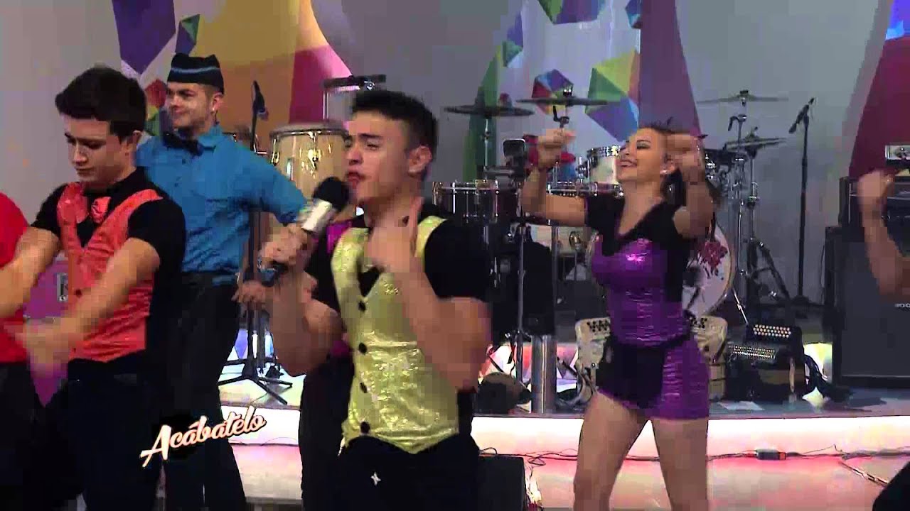 Jerry cantando en Acábatelo