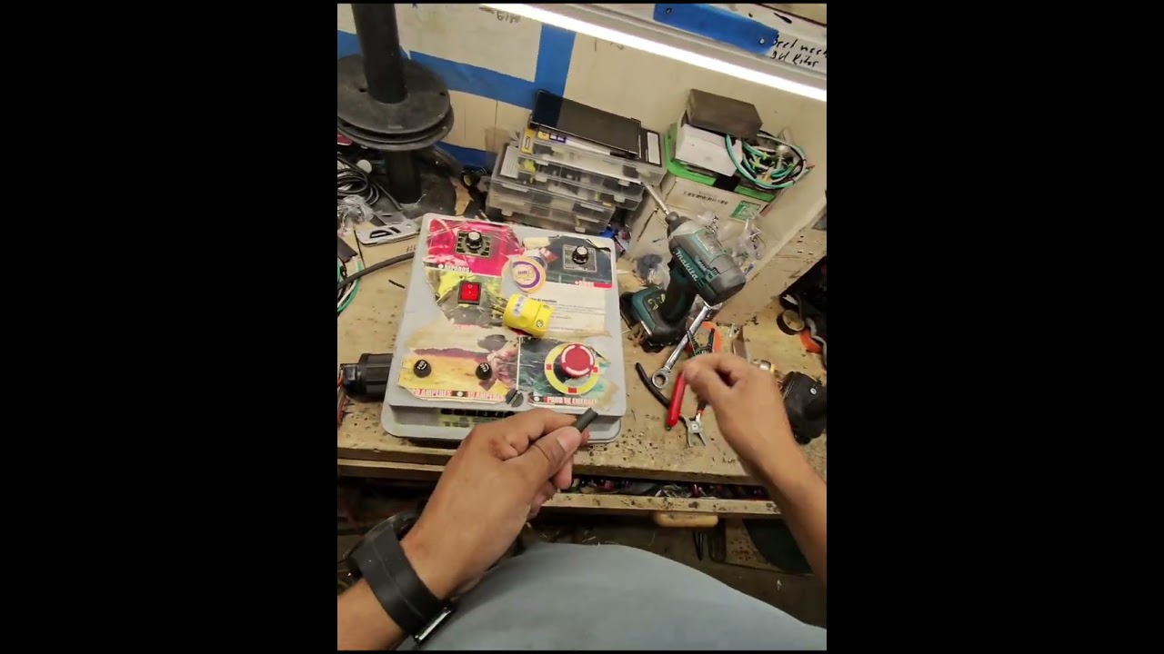 Reparando el control del toro mecánico