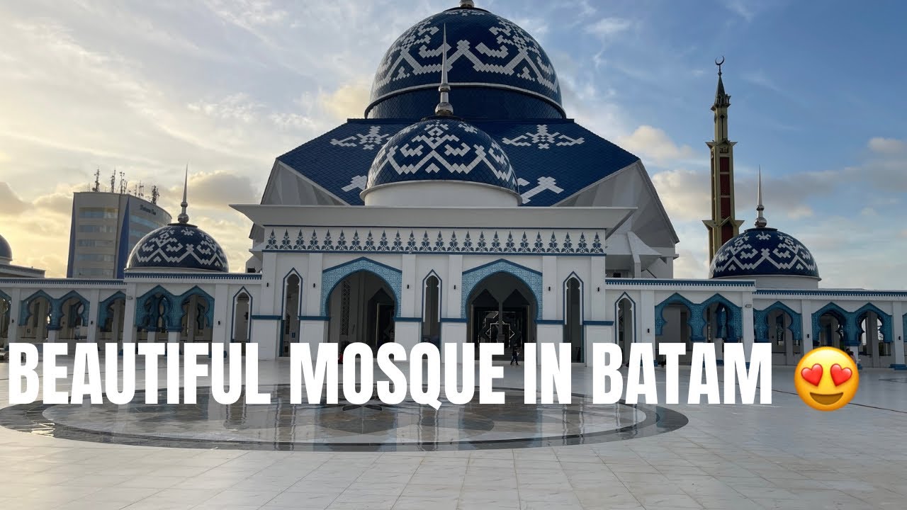 Beautiful Mosque in Batam 😍 | Masjid Agung Raja Hamidah #travel #mosque #indonesia 