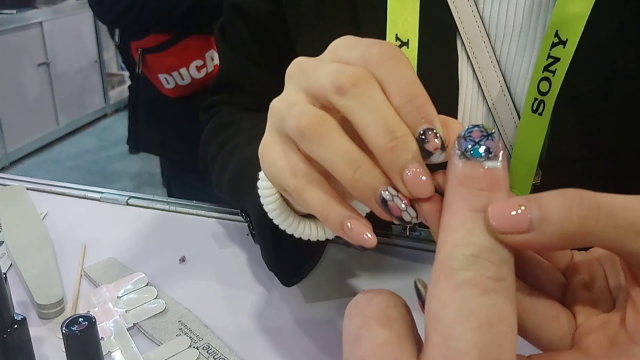 CES 2019 Las Vegas O2Nails l'imprimante pour les Ongles