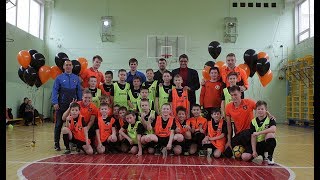 «Урал-2» в школе № 102 // Футбольный урок физкультуры «Урал-2» в школе № 102 // Футбольный урок физкультуры