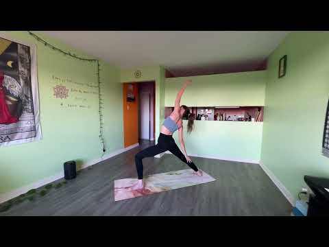 30 Minute Advanced Yoga Flow Sequence to Open your Heart