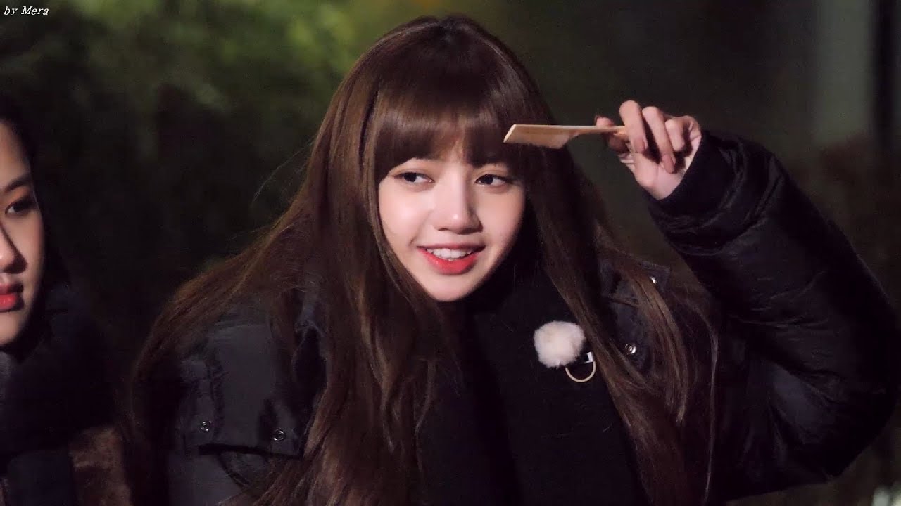 171206 블랙핑크 (BLACKPINK) 팬미팅 입장 및 인사 머리빗질하는  [리사] LISA 직캠 Fancam (상암게릴라팬미팅) by Mera