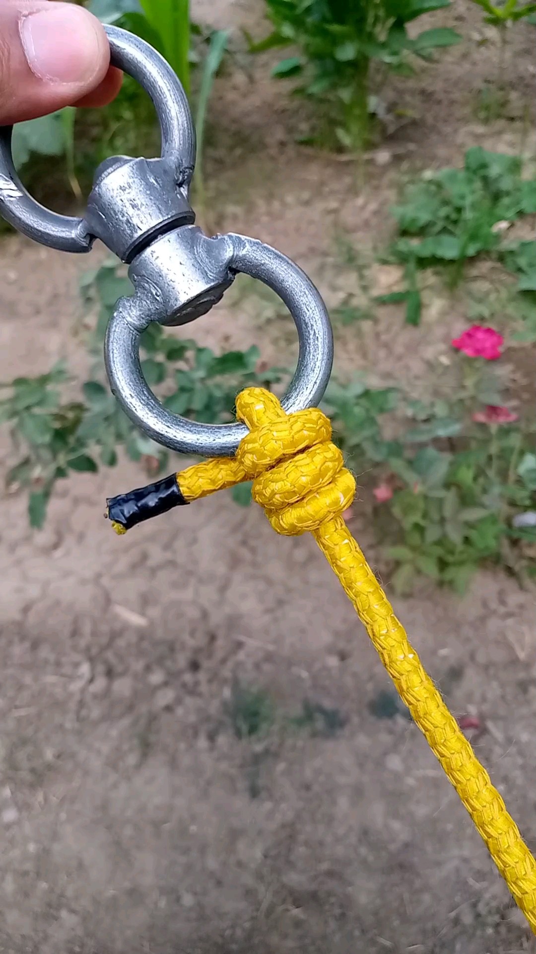 how to tie a rope to a metal ring