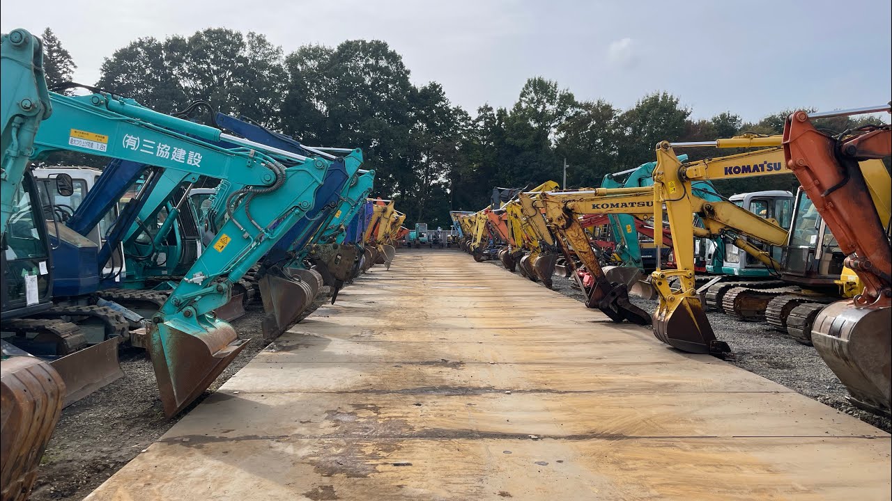Constructions Equipments Stock in Japan Kobelco Komatsu Hitachi