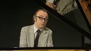 Alfred Brendel • Franz Schubert - Impromptus op.90 D899 & Introduction Engl. Subtitles - REMASTERED