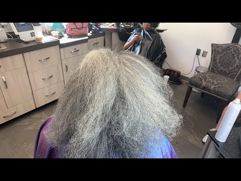 Video: Women About Natural Gray Hair And Conscious Choice