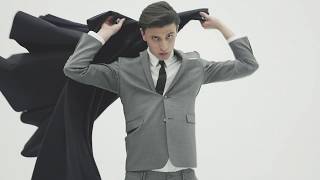 How to wear a cape: 1901, Seseña's iconic cape