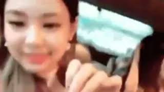 jennie sweet kiss to jisso 💋💋 jenso 😚😚