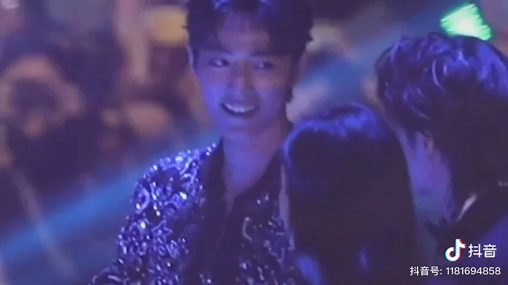 Những tương tác ngọt ngào giữa Tiêu Chiến & Vương Nhất Bác | Tinh Quang Đại Thưởng