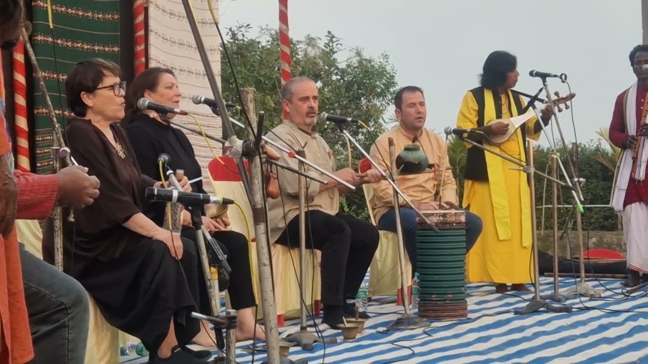 Vigüela. Collaboration with baul musicians rom West Bengal 