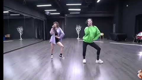 《青春有你2》孔雪儿 赵小棠《我的新衣》全开麦练习室版