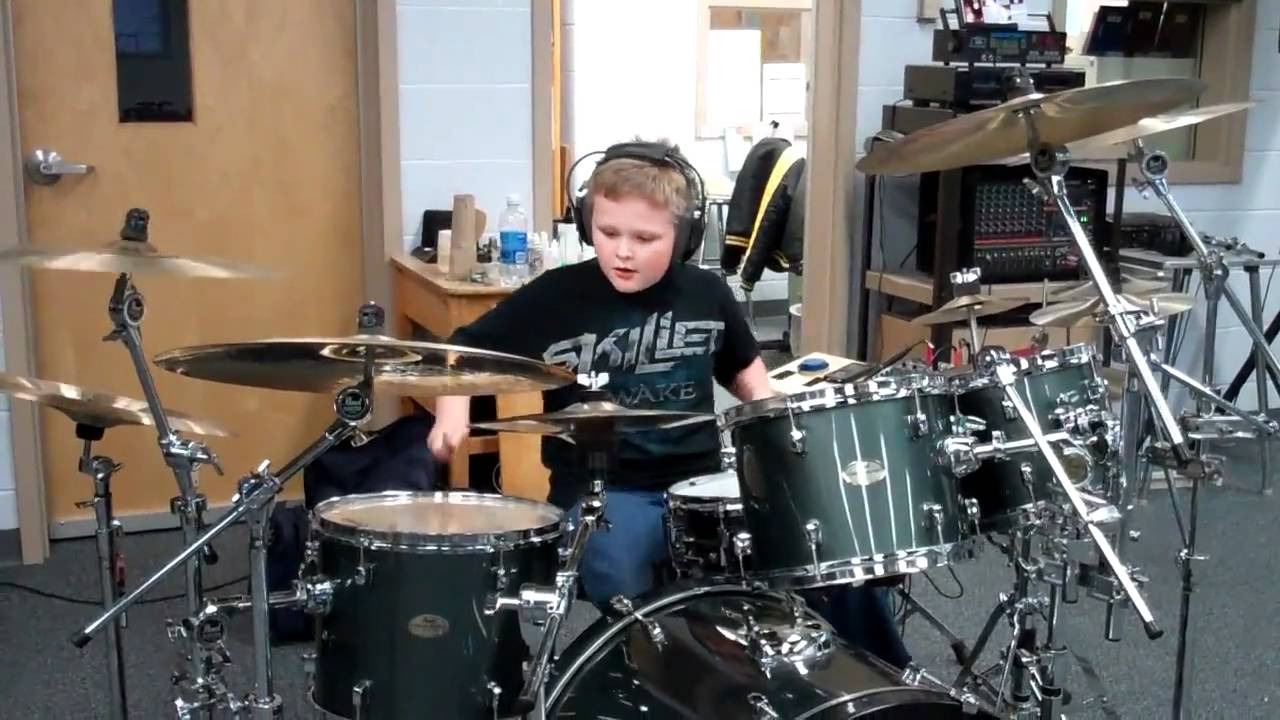 Ver 7 Year Old plays Three Days Grace "Animal I've Become" en YouTube Ver 7 Year Old plays Three Days Grace "Animal I've Become" en YouTube