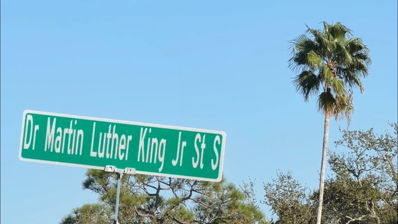 Мы отправились на черную сторону Санкт-Петербурга