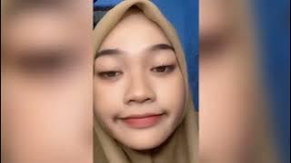 Indi sonia mentari main dikamar sendiri sedang gabut