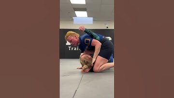 Mounted Triangle Armbar #bjjrolling