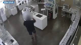 Roma, associazione dedita a furti e utilizzo di carte di credito rubate: 8 arresti