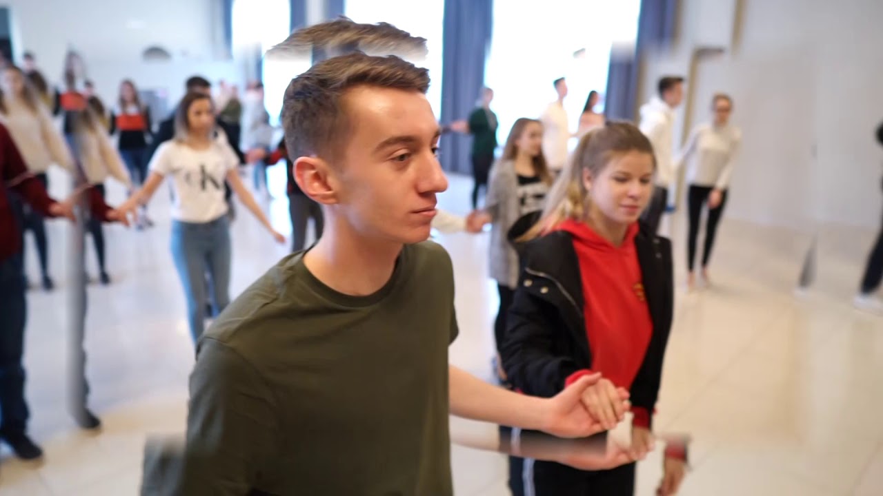 Próba Poloneza II LO J.Korczaka w Wieluniu