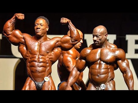 Bodybuilderin Mosen Liebeskugeln Fisten