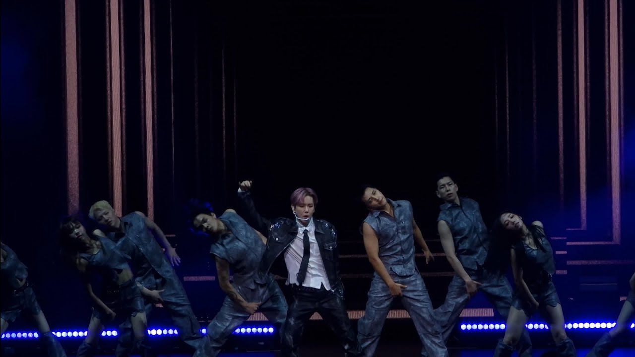 Baekhyun (EXO)-Pineapple Slice,World Tour 