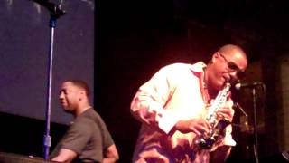 Video thumbnail of "Najee Performs Betcha Don't Know Live at Anthology"