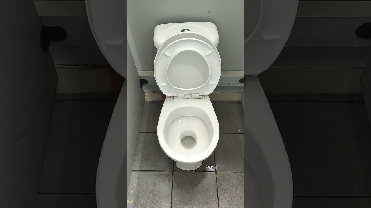 Claytan Iris Series Close Coupled