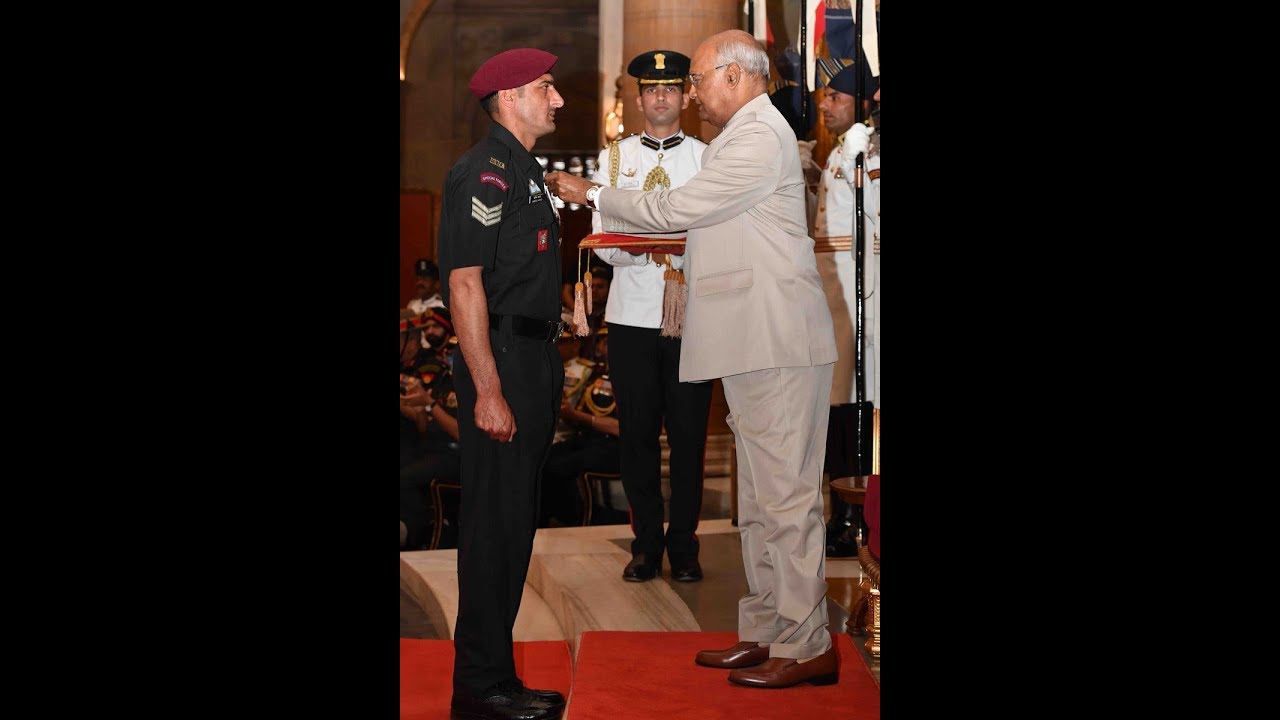 President Kovind presents Shaurya Chakra to Havildar Jaweed Ahmad Bhat