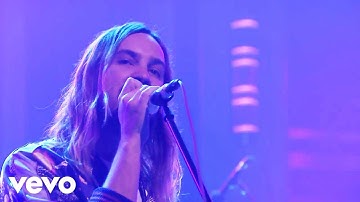 Tame Impala - Love/Paranoia (Live on The Tonight Show Starring Jimmy Fallon)