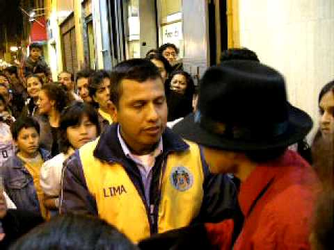 MICHAEL JACKSON EN LIMA, PER - EL SERENAZGO NO LO ...