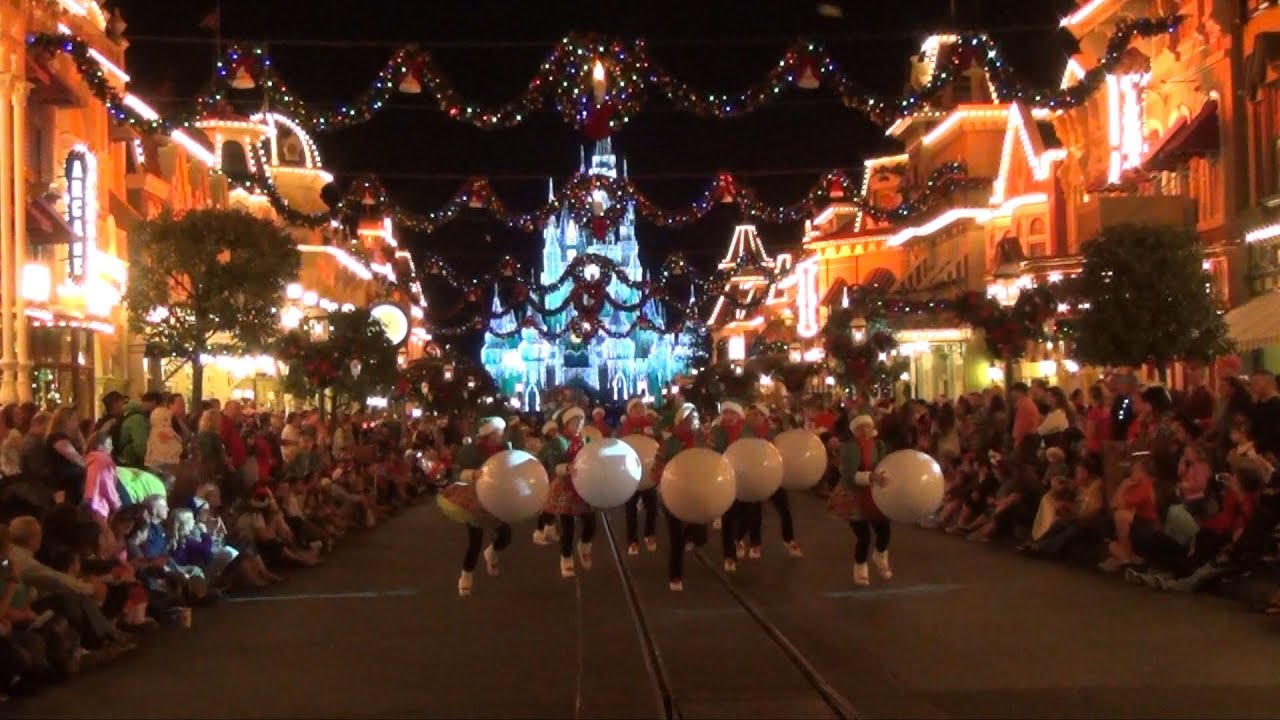 walt disney world vacation Kringle Krew Before Mickey's Once Upon a Christmastime Parade, Mickey's Very Merry Christmas Party