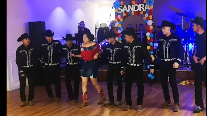Los 15 aos de Sandra Mercado BAILE SORPRESA, PARAC...