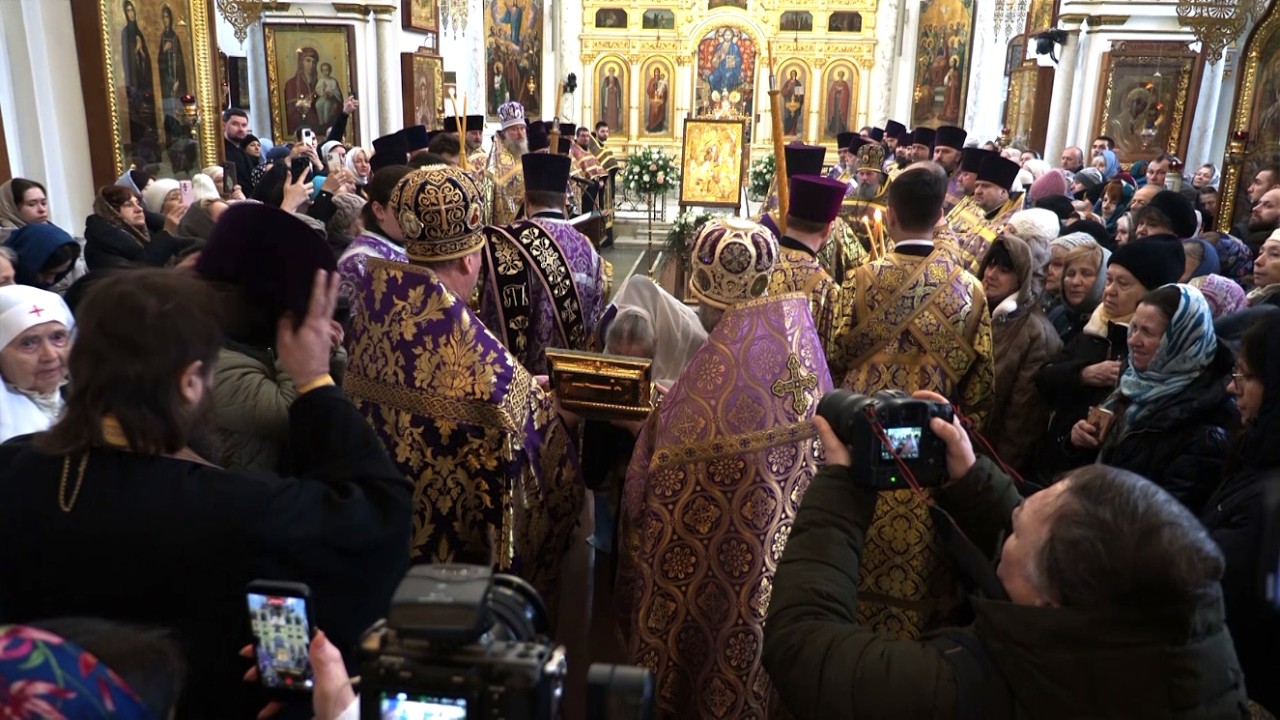 Патриарший Экзарх всея Беларуси встретил ковчег с частицей Пояса Пресвятой Богородицы