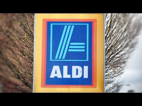 The Real Reason Aldi Makes Customers Pay For Shopping Carts