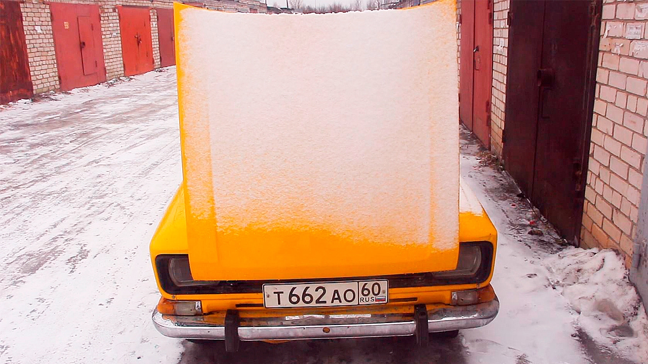 Банан в машине