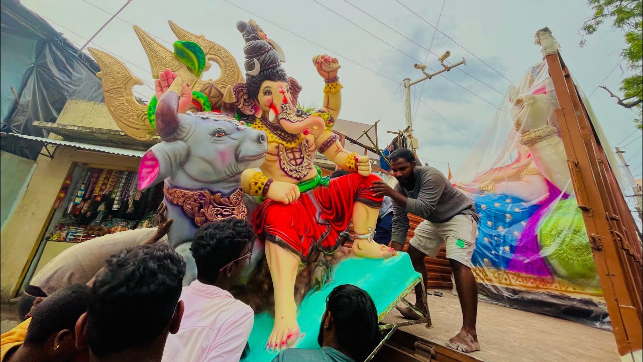 DHOOLPET ganesh transportation 2022 | Ganesh idol lifting with hands