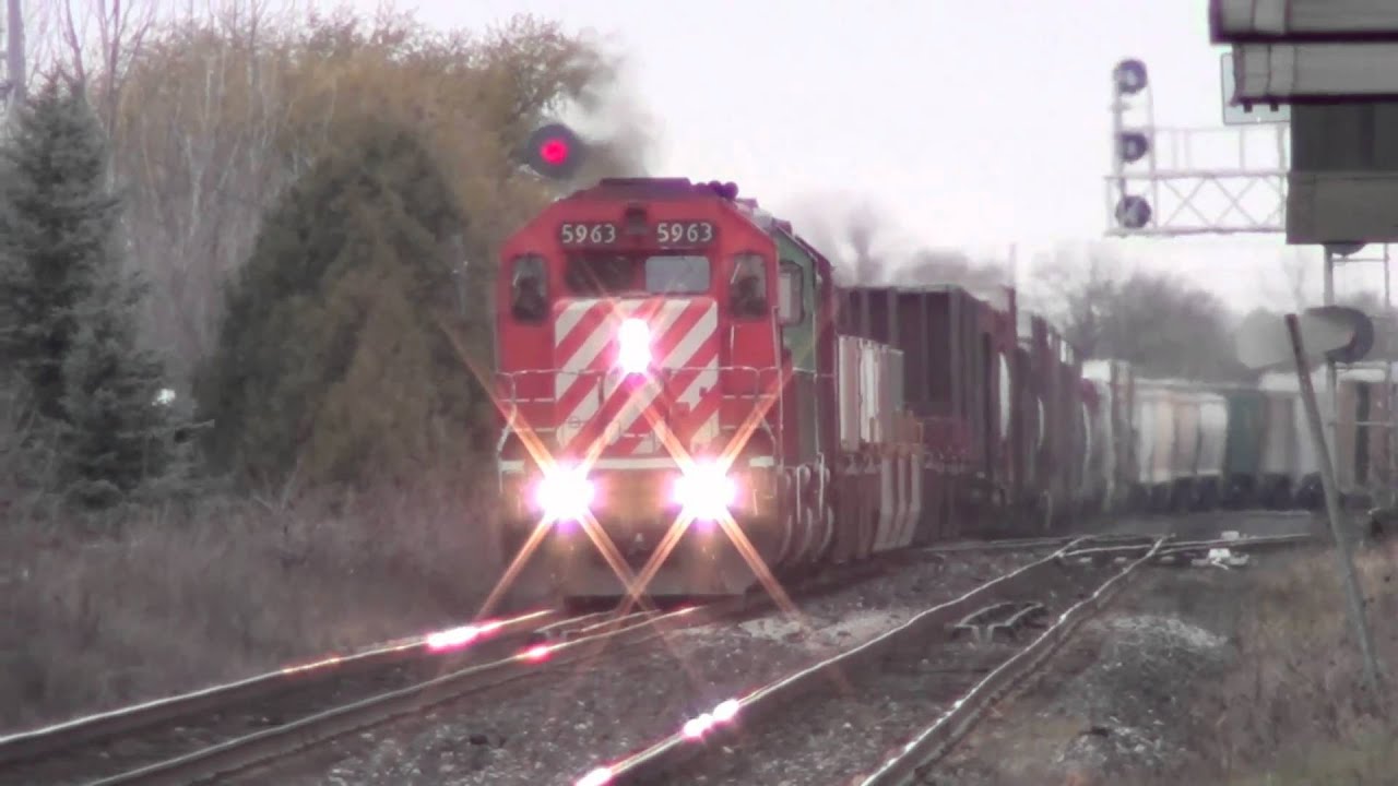 Railfanning The Canadian Pacific Galt Subdivision at Mississauga/Cooksville GO station. 11/21/2010
