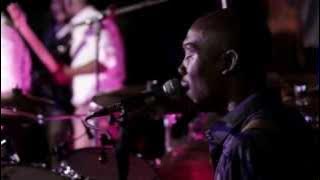 The Muffinz -  Sound Check (LIVE at Katzy's 30th May 2012)