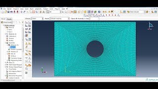 Meshing of a 2D rectangular bar containing hole