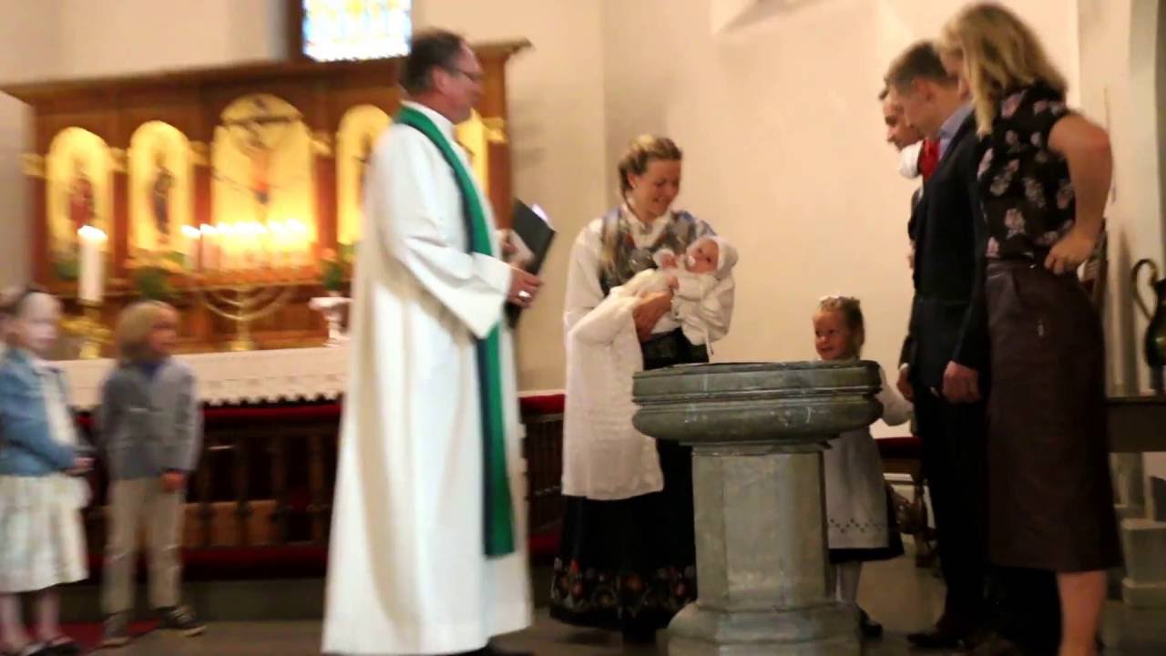 MVI 1287 Amalie Mølnå Widerøes dåp i Ila kirke 25.9.2016, del 2